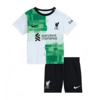 Otroški Nogometni dresi Liverpool Gostujoči 2023-24 Kratek Rokav (+ Kratke hlače)